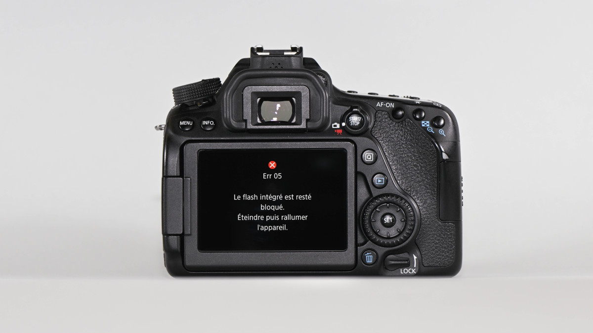 Err 05, le flash ne sort pas — Pannes fréquentes